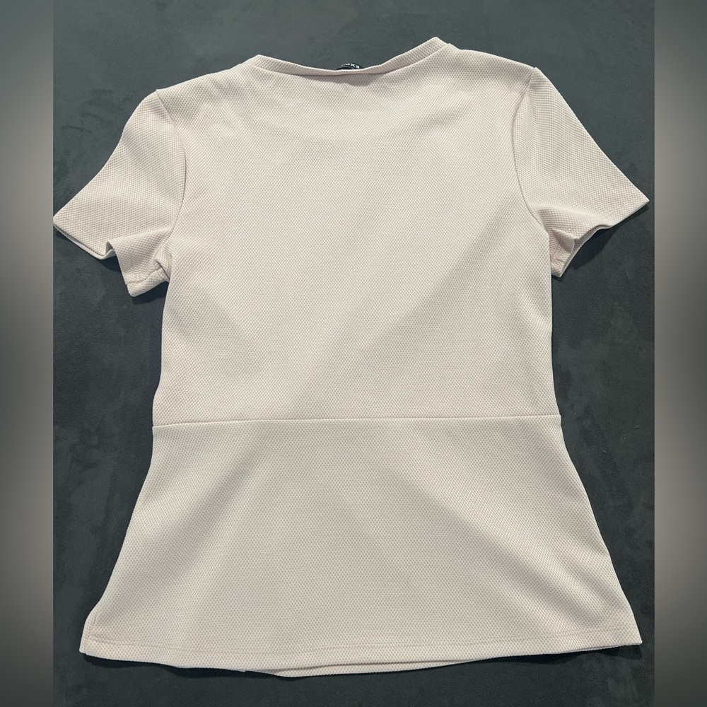 EXPRESS Pale Pink Shirt Sleeve Woman’s Shirt - Picture 2 of 6